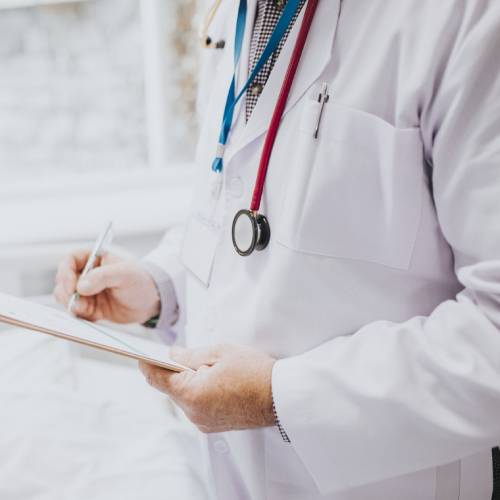 Dr. Héctor Miguel Caballero Castañeda Urólogo  Certificado en CDMX